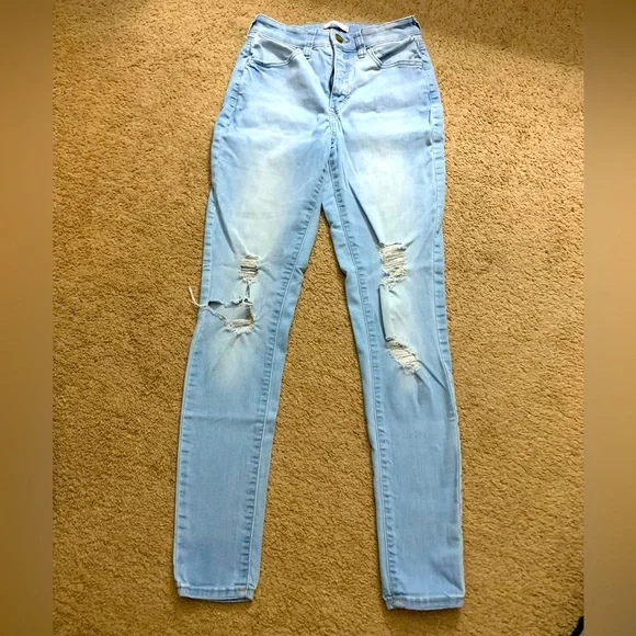 SO Juniors girl jeans